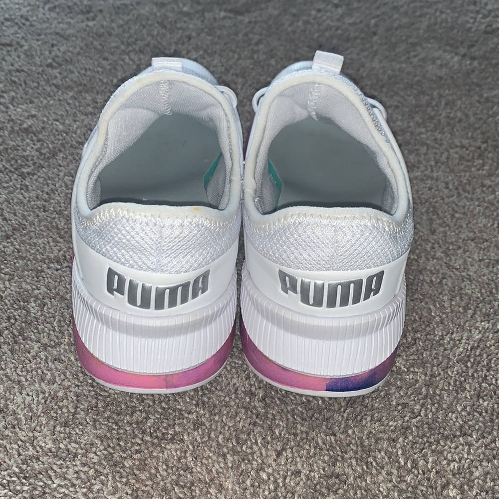 BRAND NEW Girls Size 3 Puma Athletic Sneakers - Picture 3 of 6